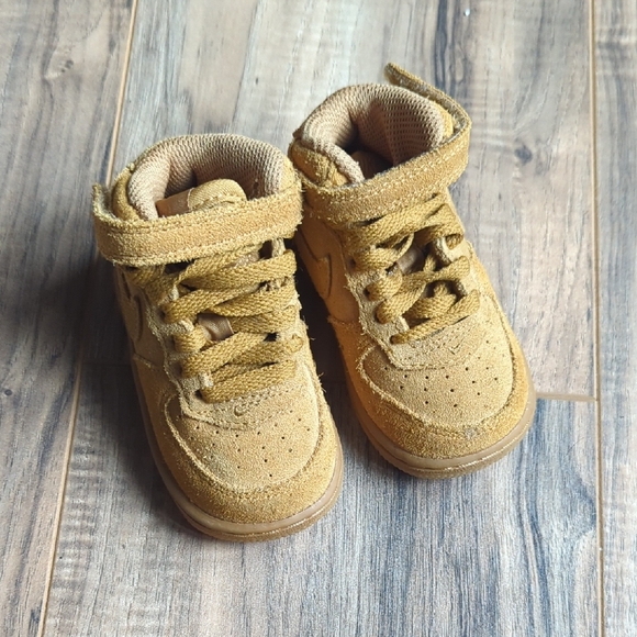 Nike Other - Nike Force 1 Mid LV8 (TD) Wheat/Gum Size 4c 859338-701 Like New